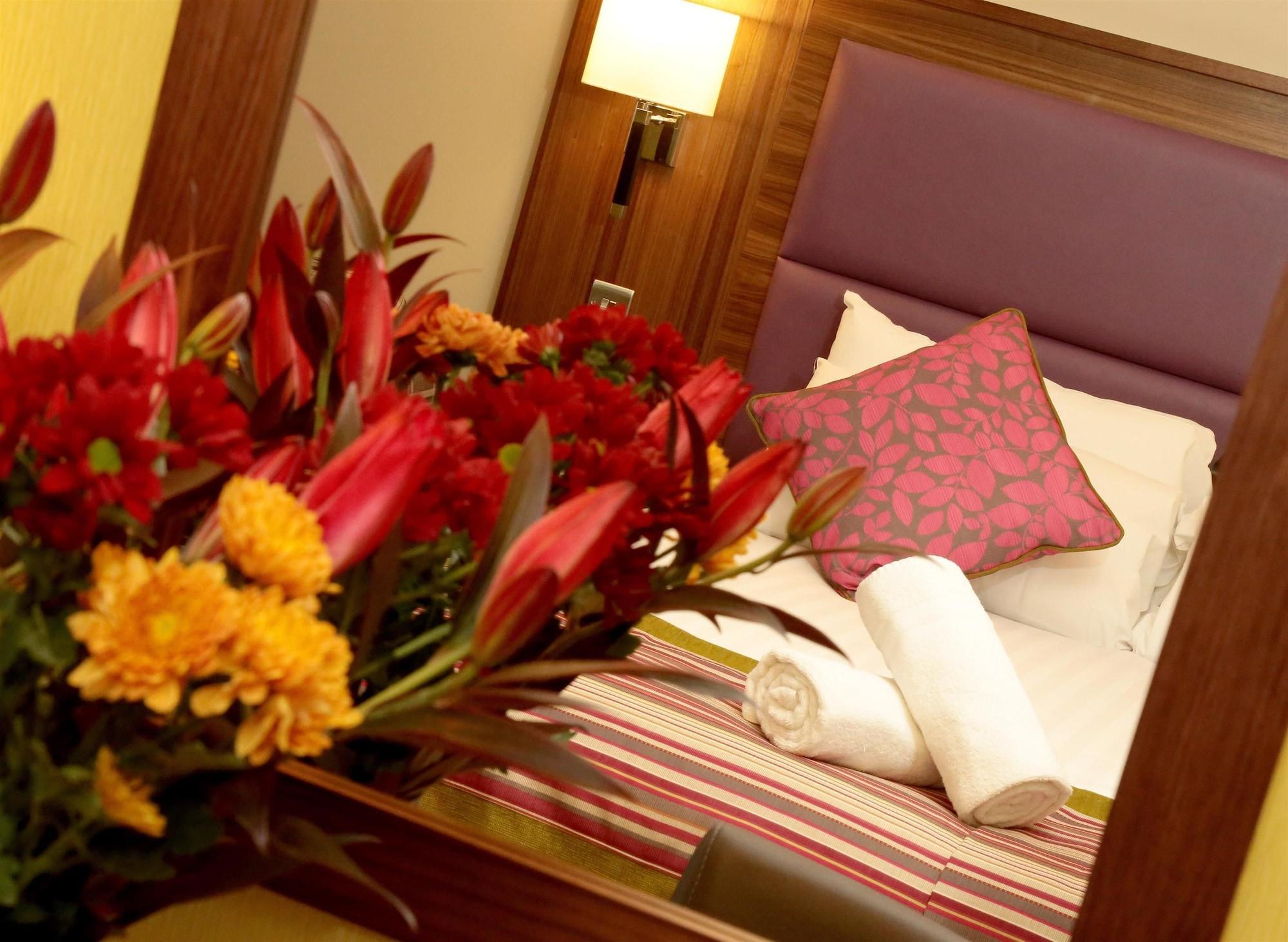 Woodlands Hotel, Bw Signature Collection Hotel